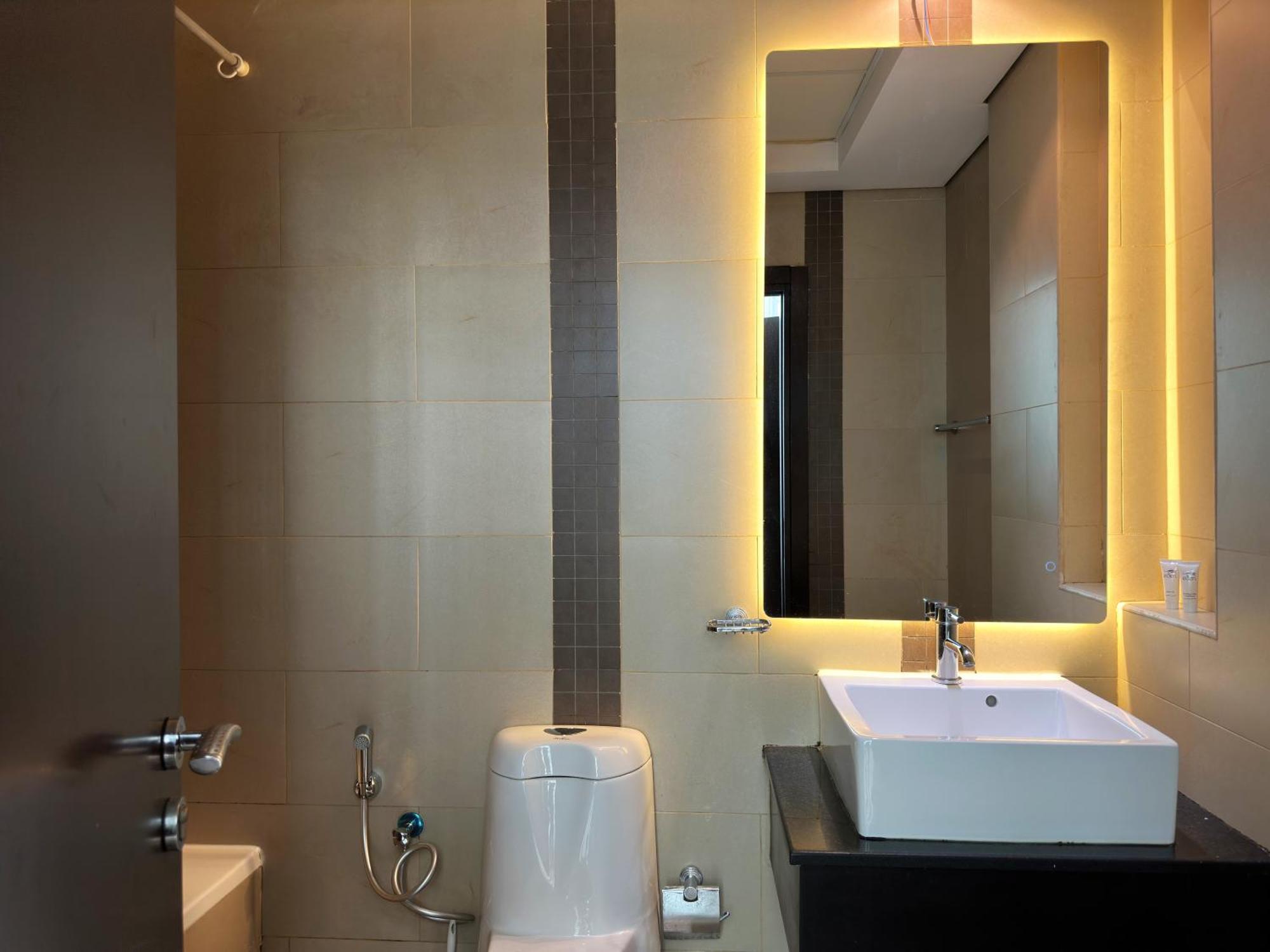 Amazing Roof Pool In 1 Bhk Flat In Marina Dubaï