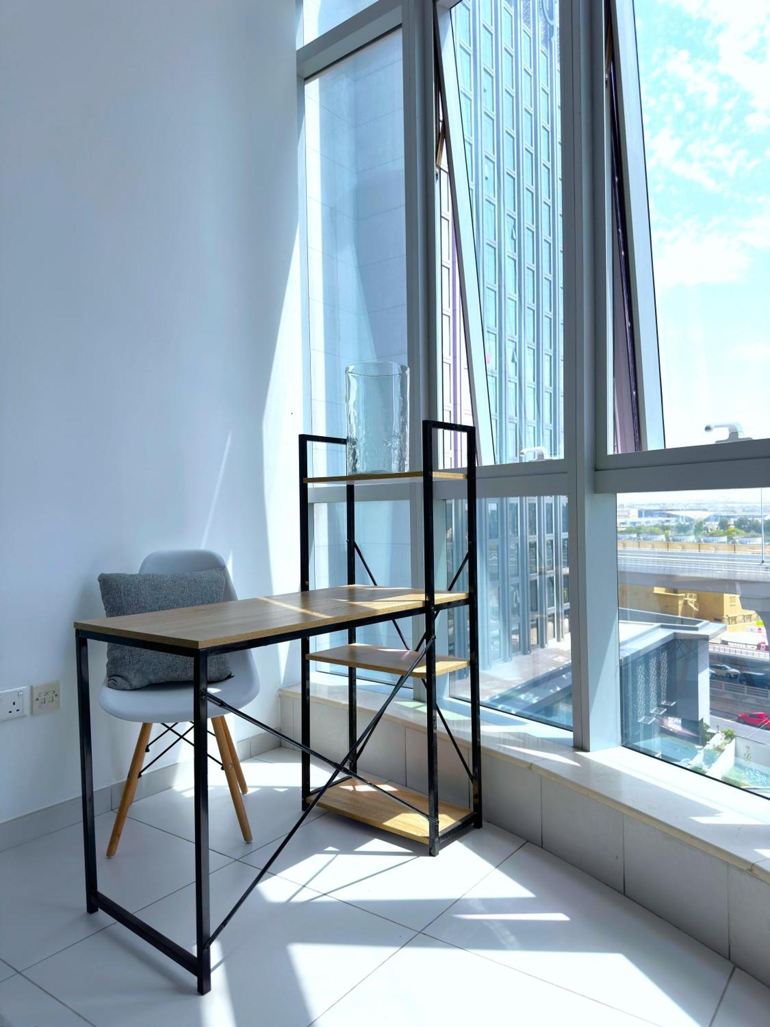 Amazing Roof Pool In 1 Bhk Flat In Marina *