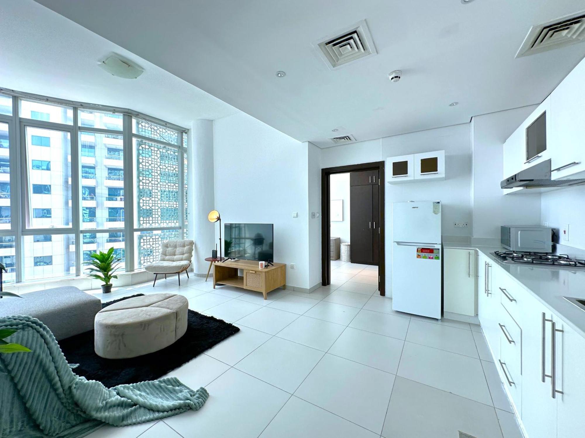 Amazing Roof Pool In 1 Bhk Flat In Marina Appartement