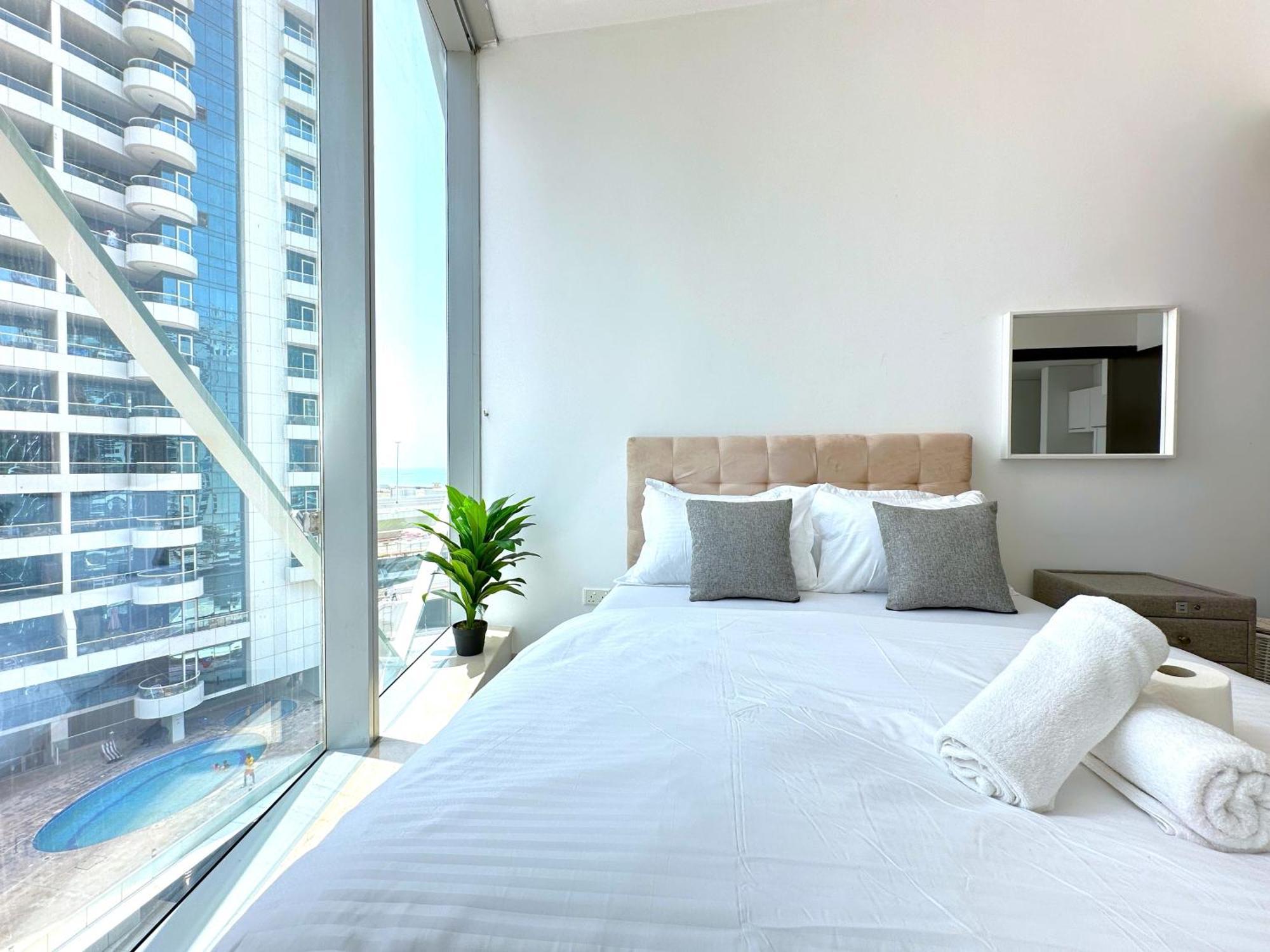 Appartement Amazing Roof Pool In 1 Bhk Flat In Marina *