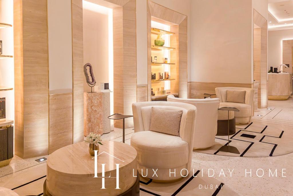 Lux Iconic Views At The Palm Tower 4 Apartment Dubai