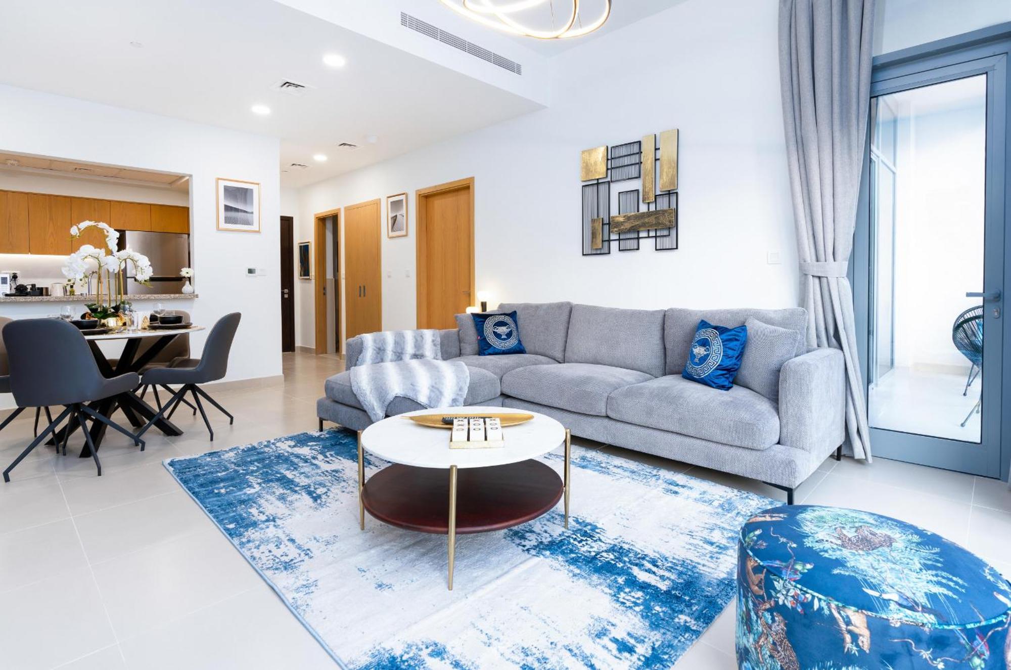 Ultimate Bay View: Burj Khalifa Pool Retreat Apartment *