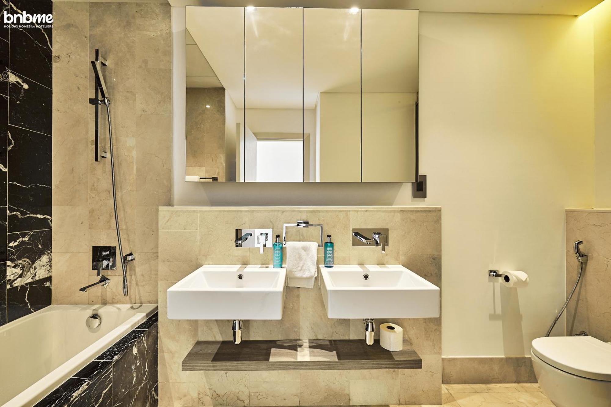 Bnbmehomes - The8 Palm Dubai