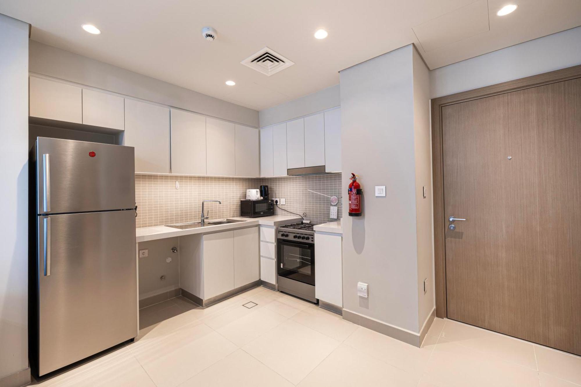 Vibrant Living In The Center At Creek * Dubaï