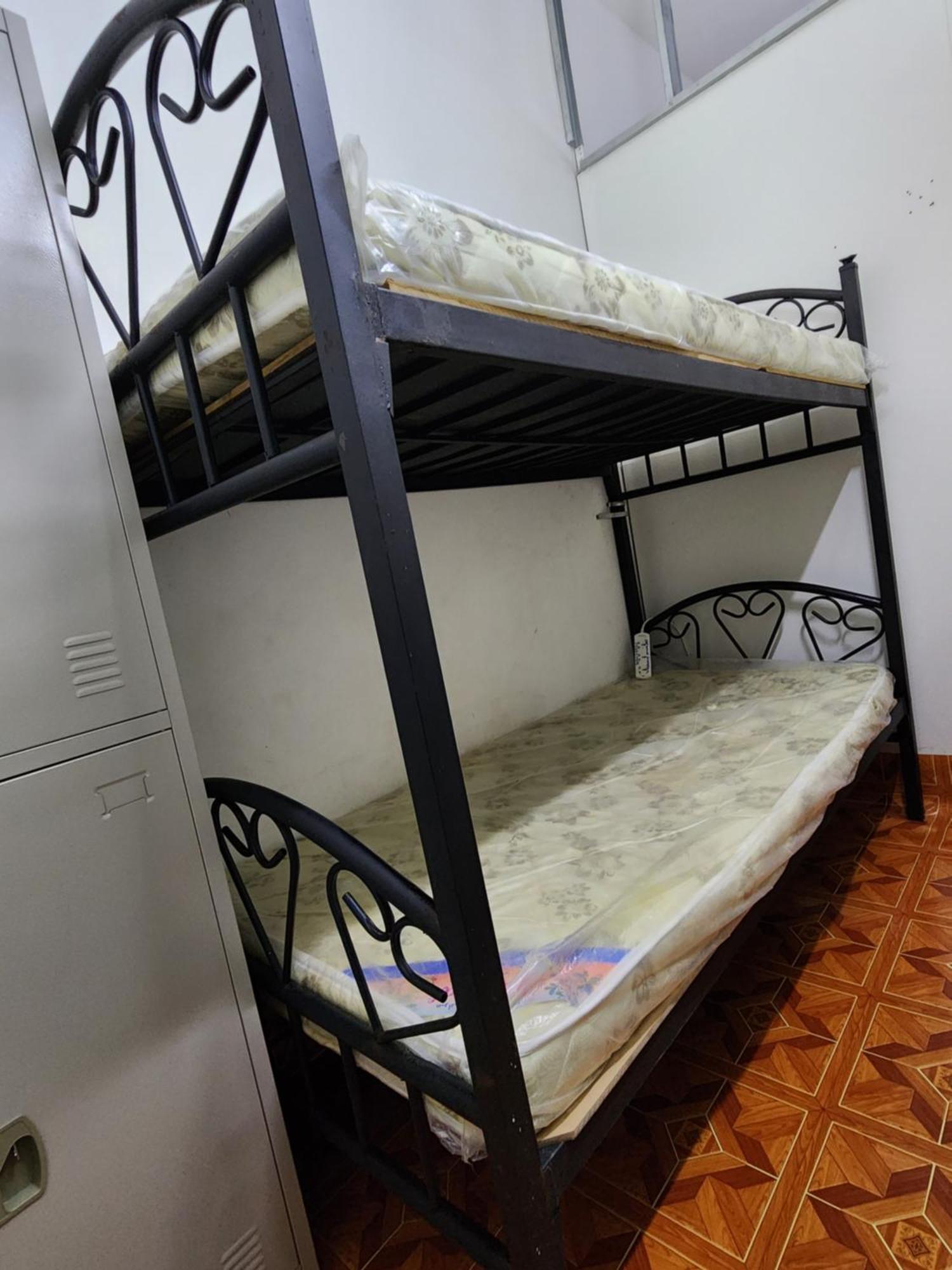 Séjour chez l'habitant Partition Men Bed Space *