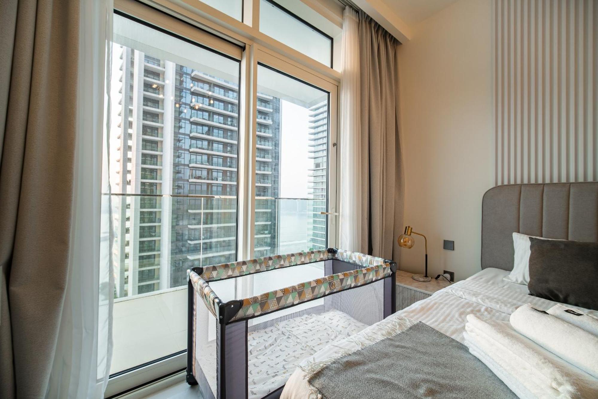 On The First Line Of The Coast With Access To The And Sea Views Appartement *