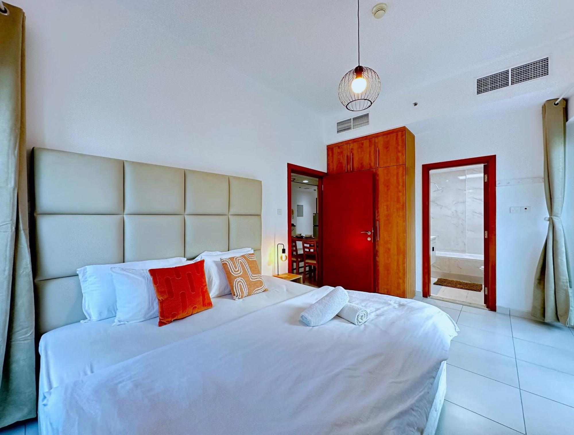 Dreamlike Full Pool & Marina View *