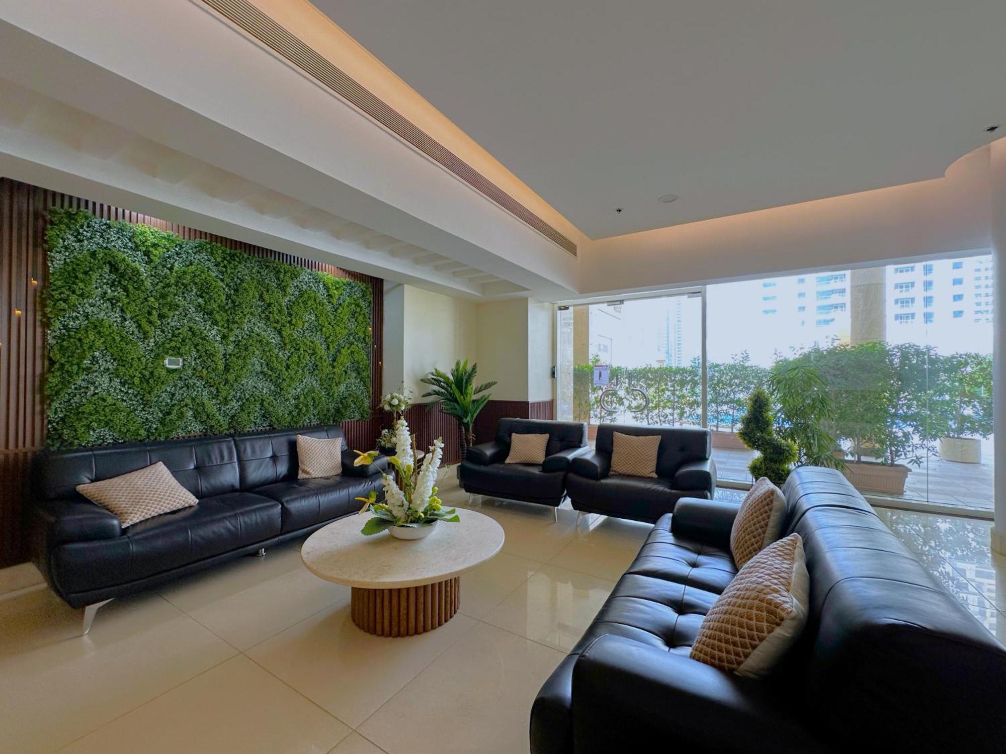 Dreamlike Full Pool & Marina View Appartement Dubaï