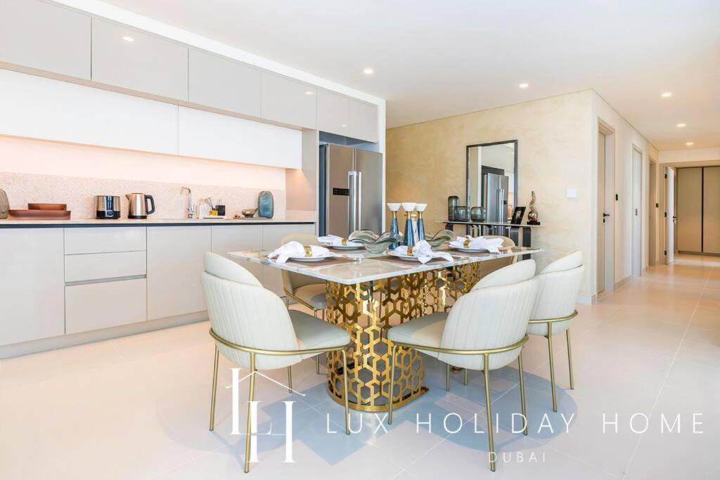 Lux The Marina Vista Beachfront 3 Appartement