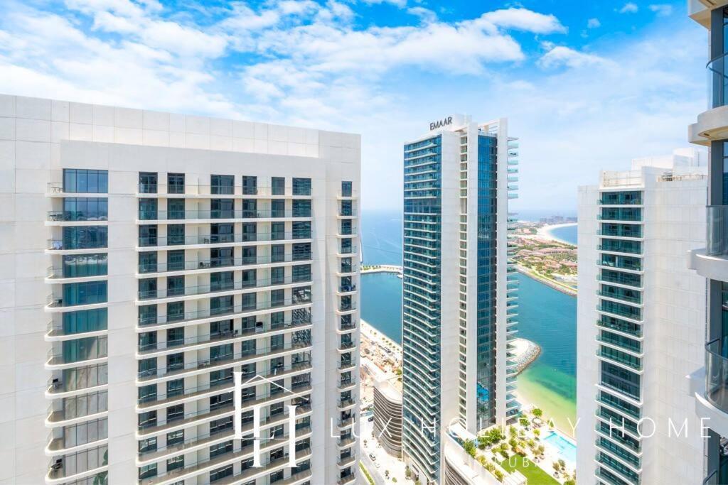 Lux The Marina Vista Beachfront 3