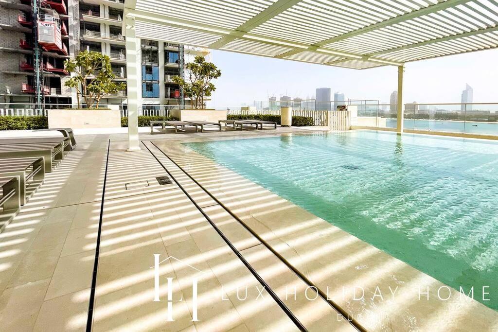 Lux The Marina Vista Beachfront 3 Appartement