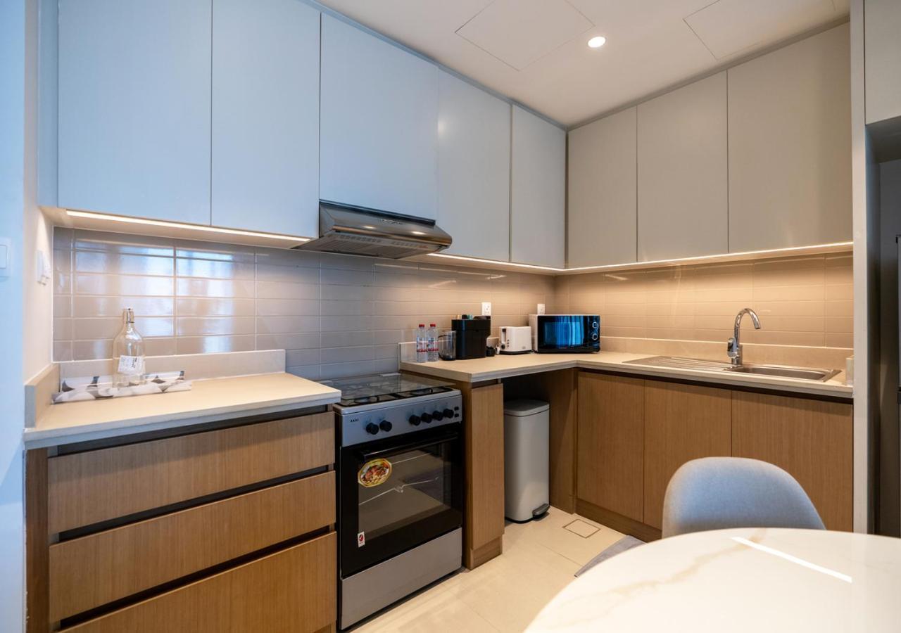 Savis Home- Vibrant Neighborhood With Creek View Appartement