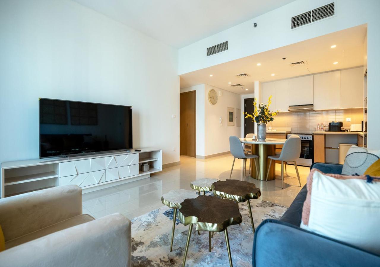 Appartement Savis Home- Vibrant Neighborhood With Creek View Dubaï