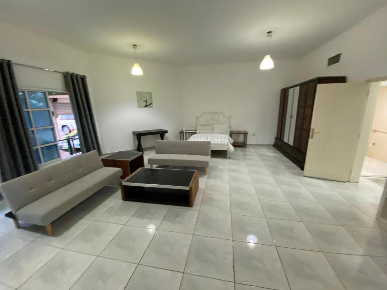Pensión Comfortable Private In Compound Housing