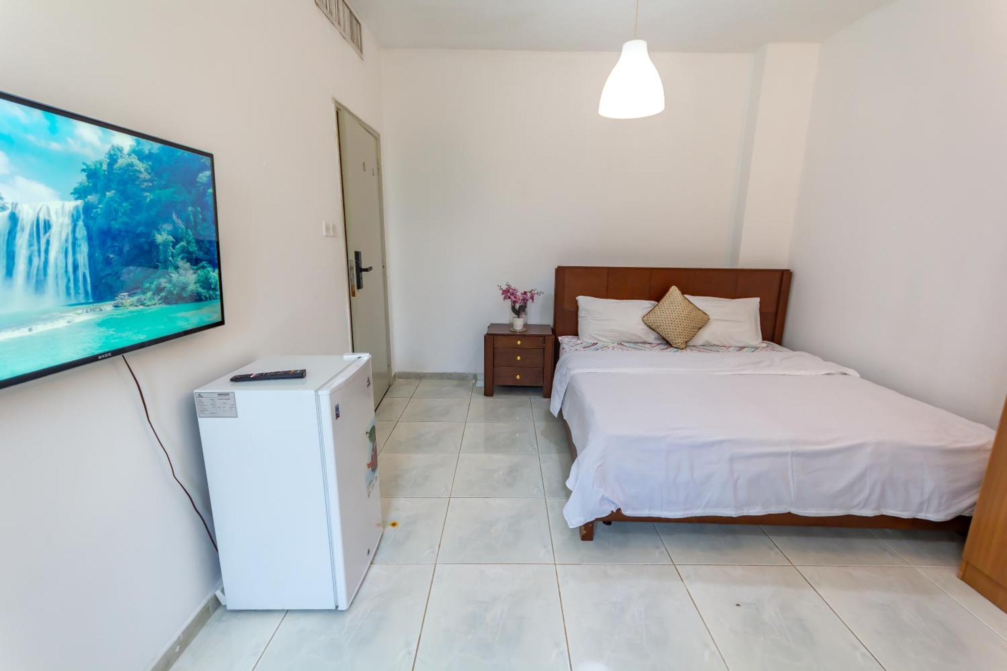 Comfortable Private In Compound Housing Pensión Dubái