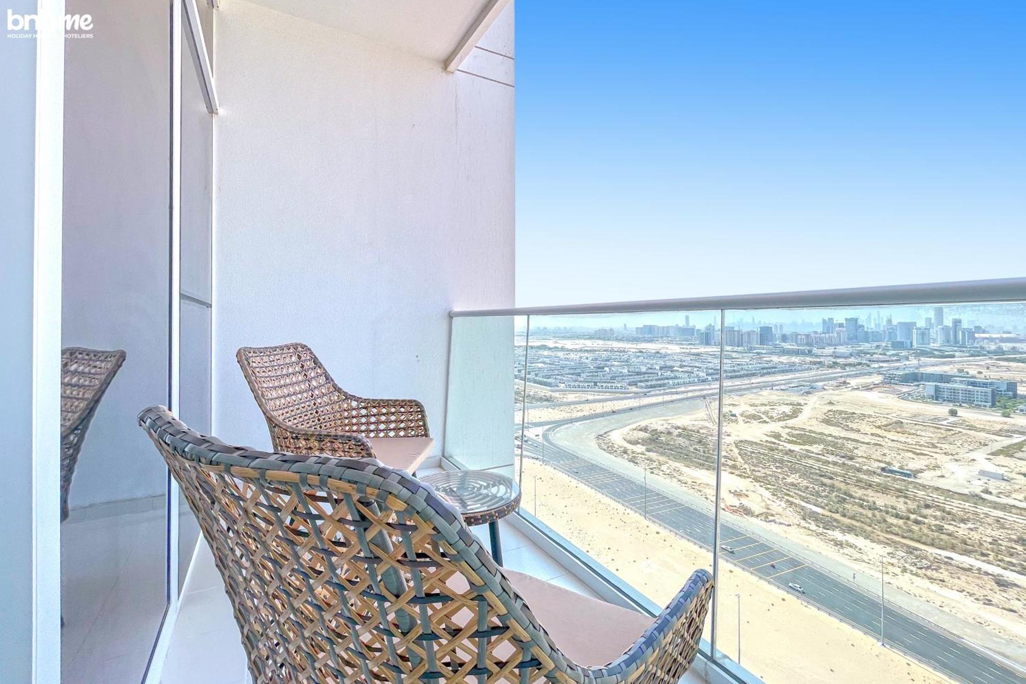 Bnbmehomes - Damac Hills - Carson Tower *