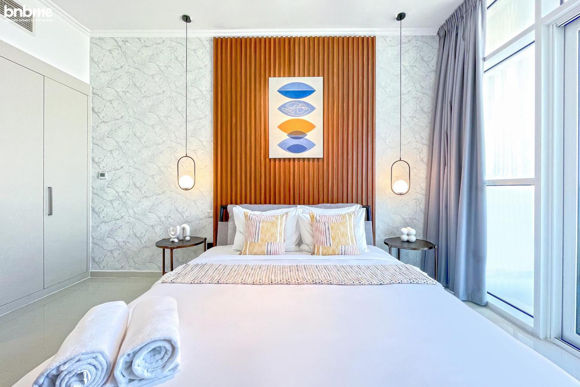 Bnbmehomes - Damac Hills - Carson Tower Dubai