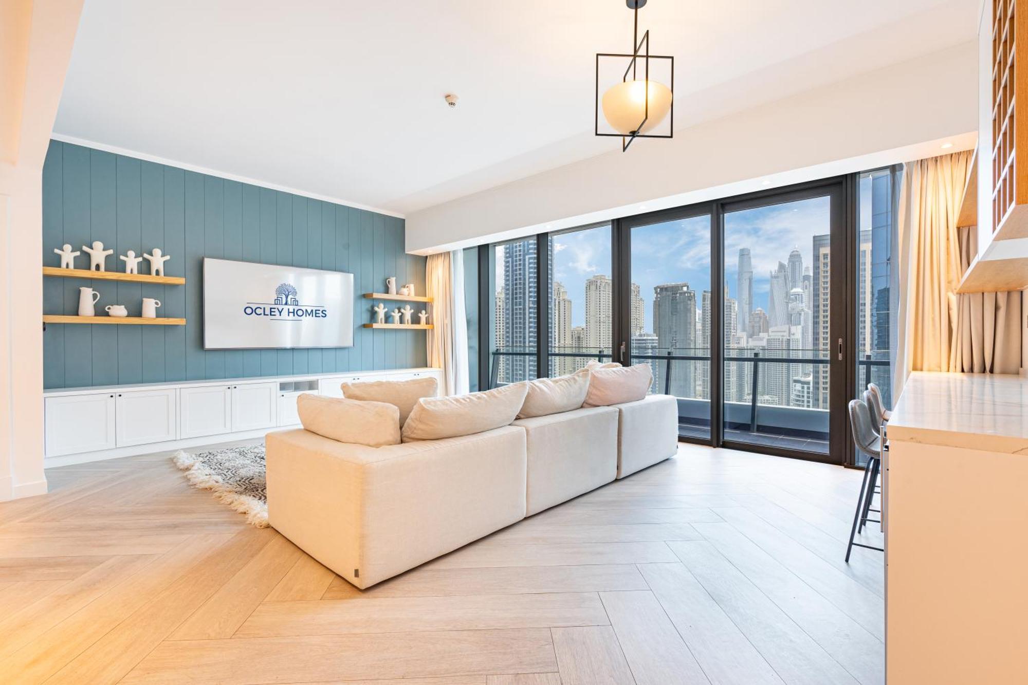 Gorgeous With Full Marina & Skyline View