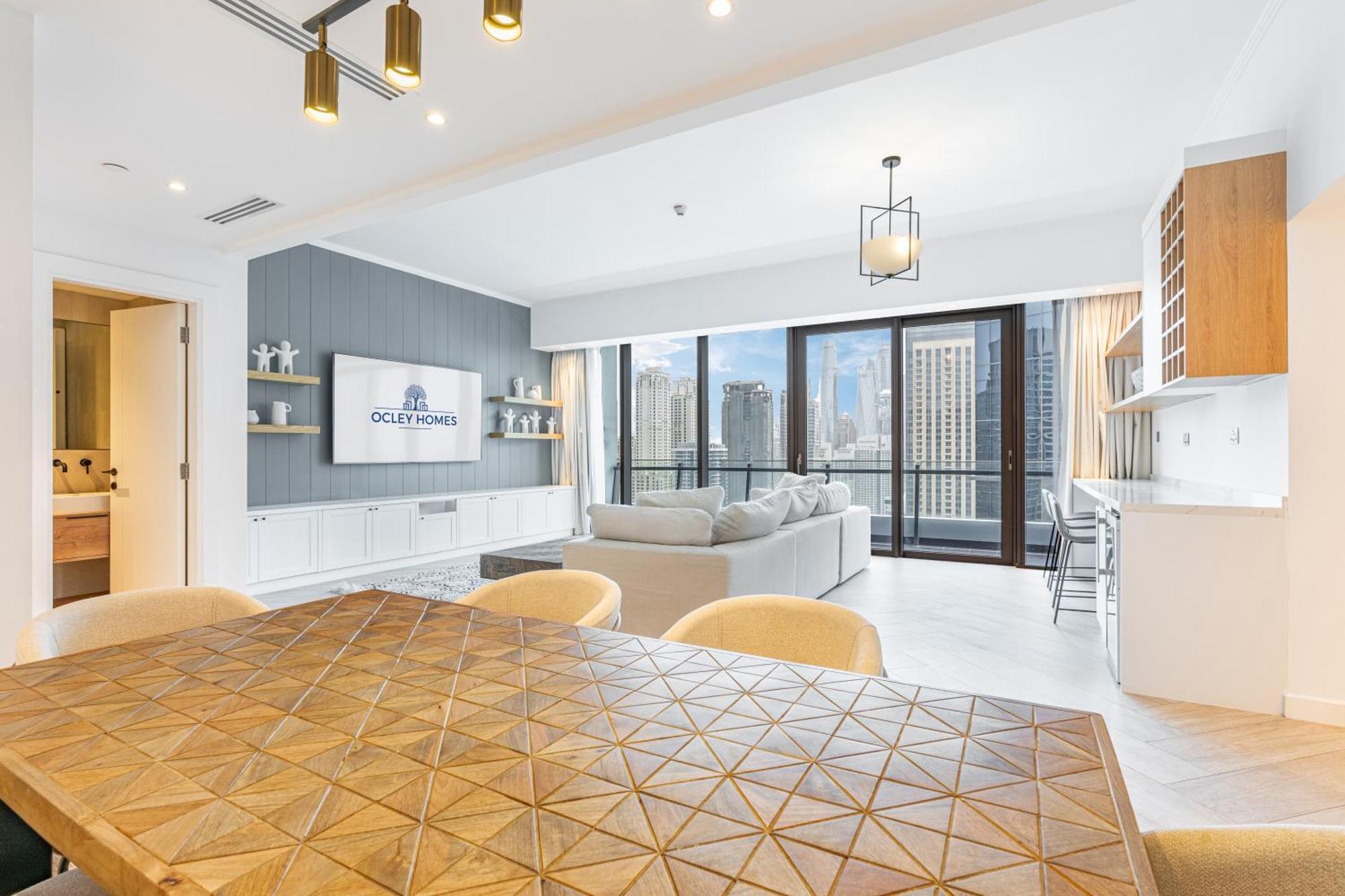 Apartment Gorgeous With Full Marina & Skyline View