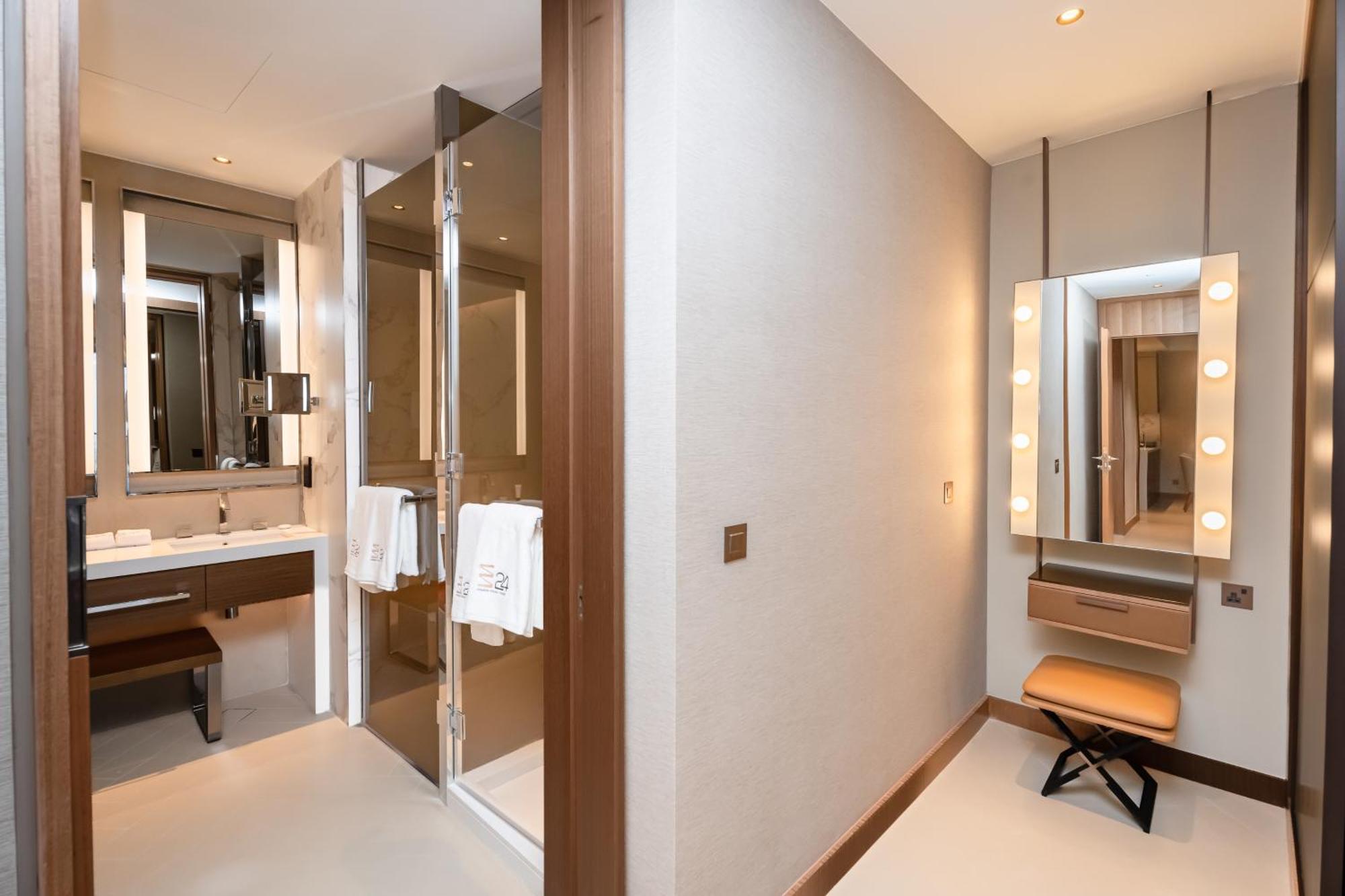 Escape24 - Address Opera - 2br High Floor Downtown * Dubaï