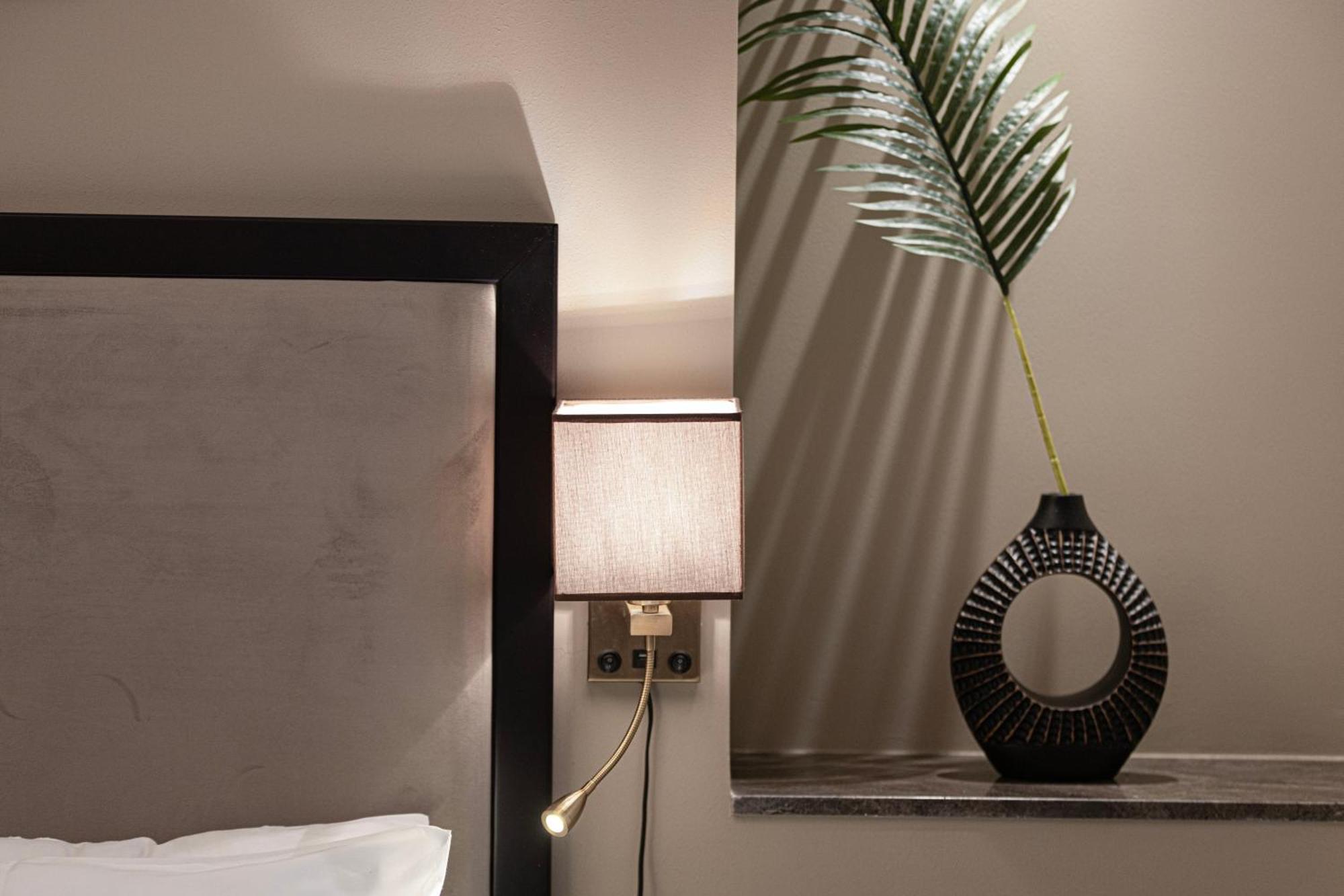 Luxurious Downtown Oasis By Burj Khalifa And Mall Apartamento