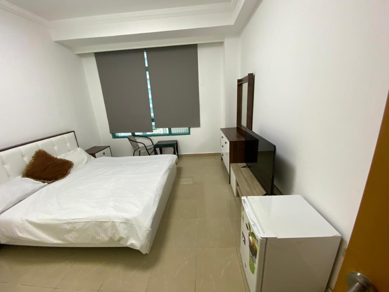 Lägenhet Spacious For Girls In Marina فتيات فقط *