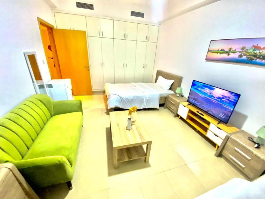 Apartamento Spacious For Girls In Marina فتيات فقط *