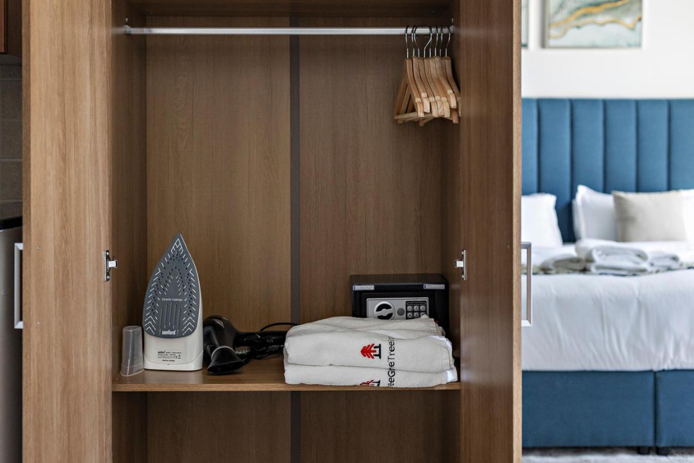 Stonetree - Newly Furnished - Near Metro Lejlighed