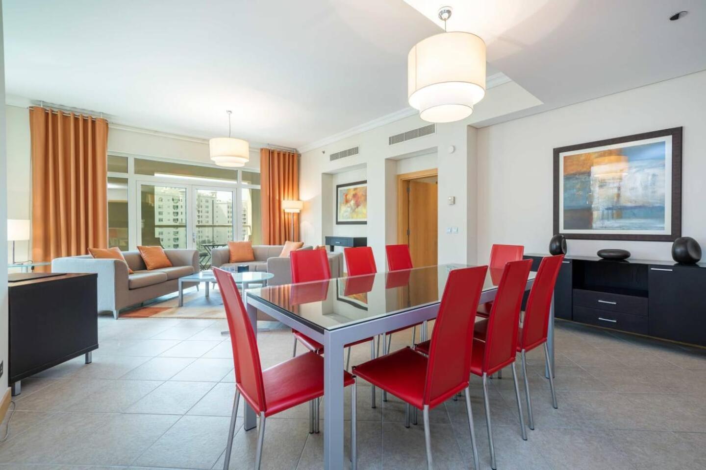 Spacious 3 Bedroom Palm Appartement *