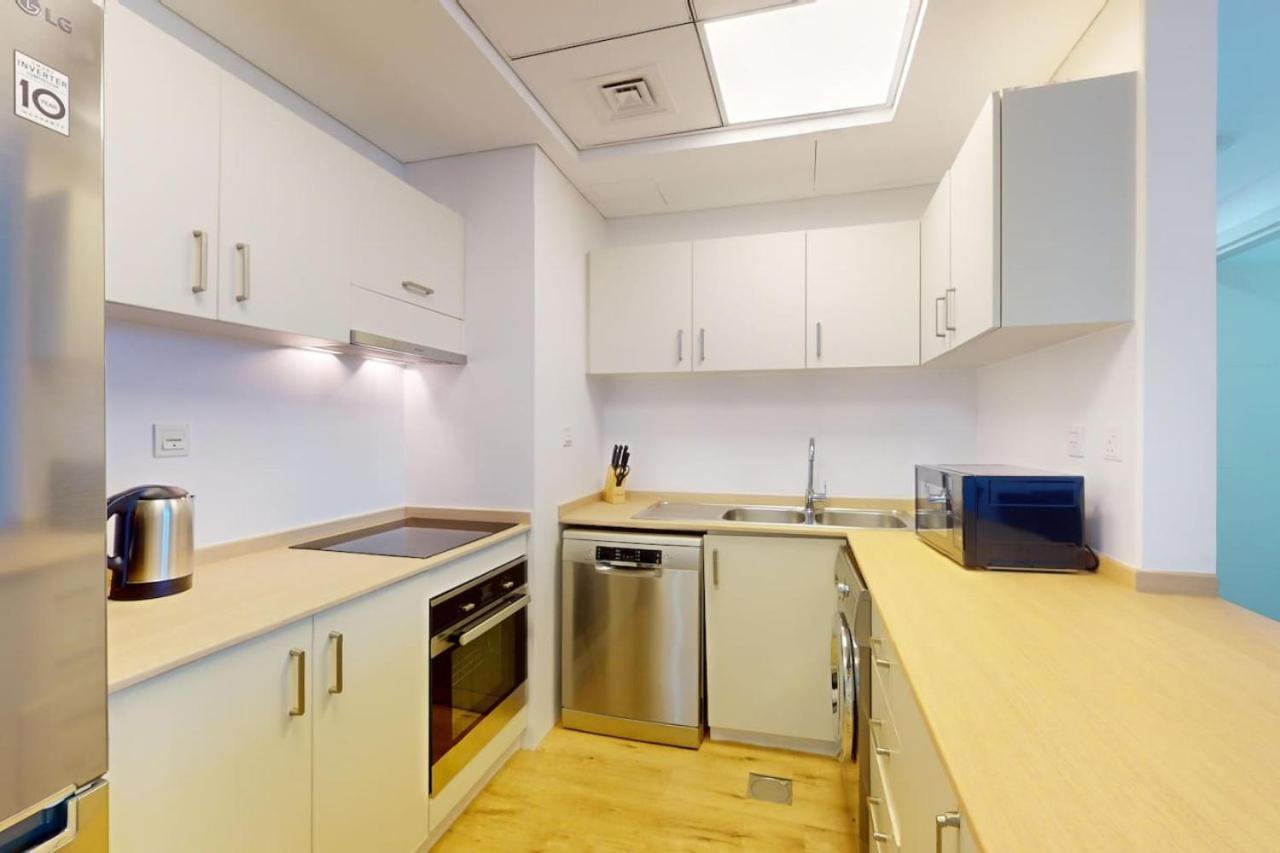 Bay - Enticing Two Bedroom *