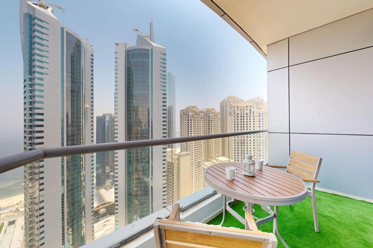 Bay - Enticing Two Bedroom