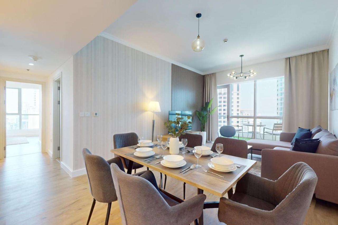 Bay - Enticing Two Bedroom Appartement