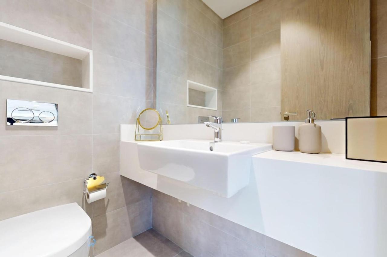Residences 29 - Divine Beachfront One Bedroom Lägenhet Dubai