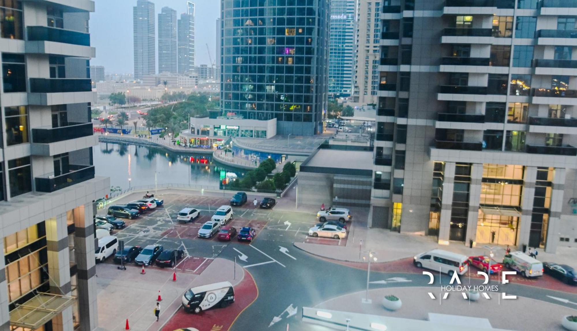Green Lakes Tower: Jumeirah Lake Towers With Marina Views Apartment *