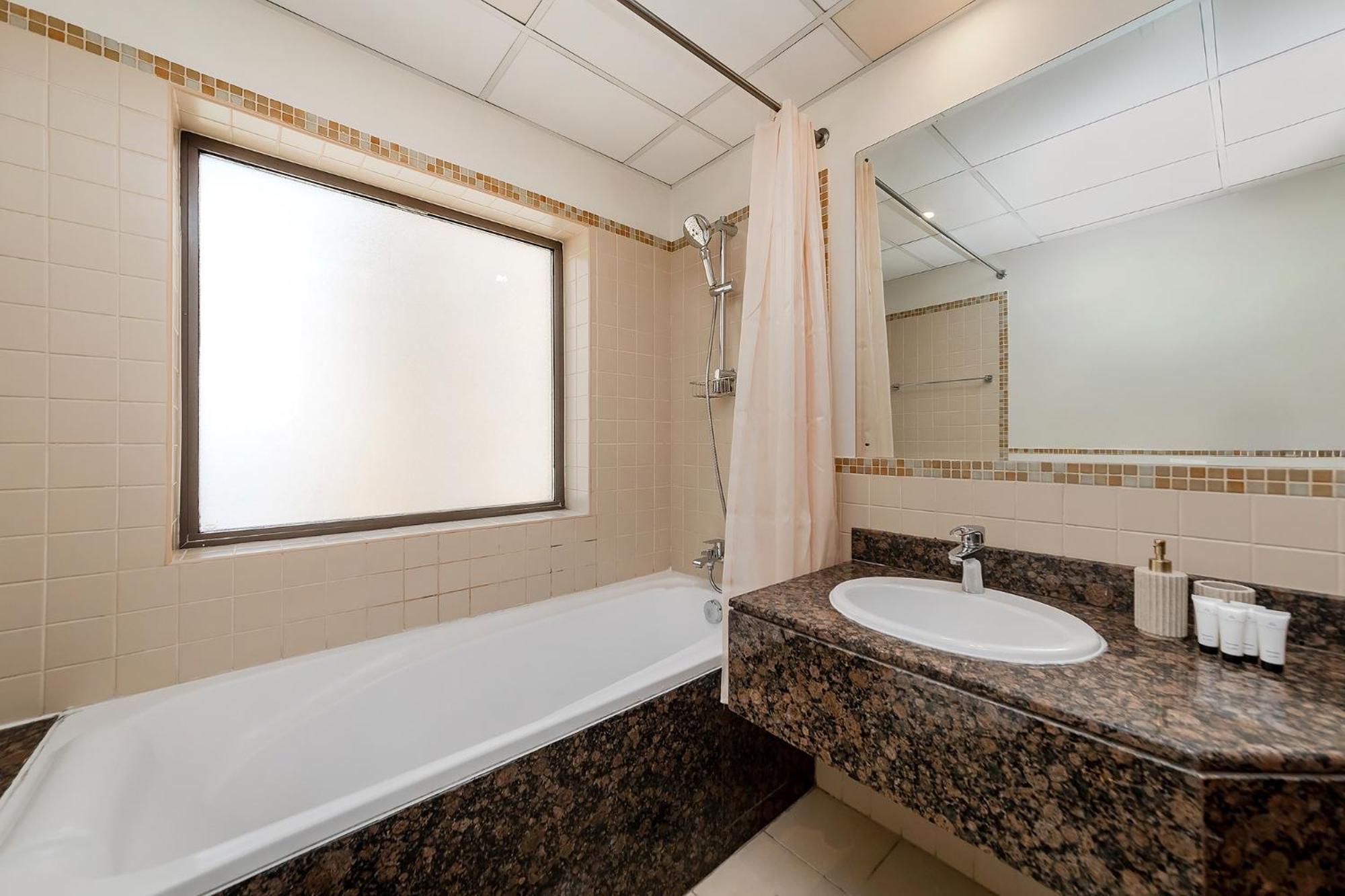 Appartamento Excellent 1bdr At Bahar 6