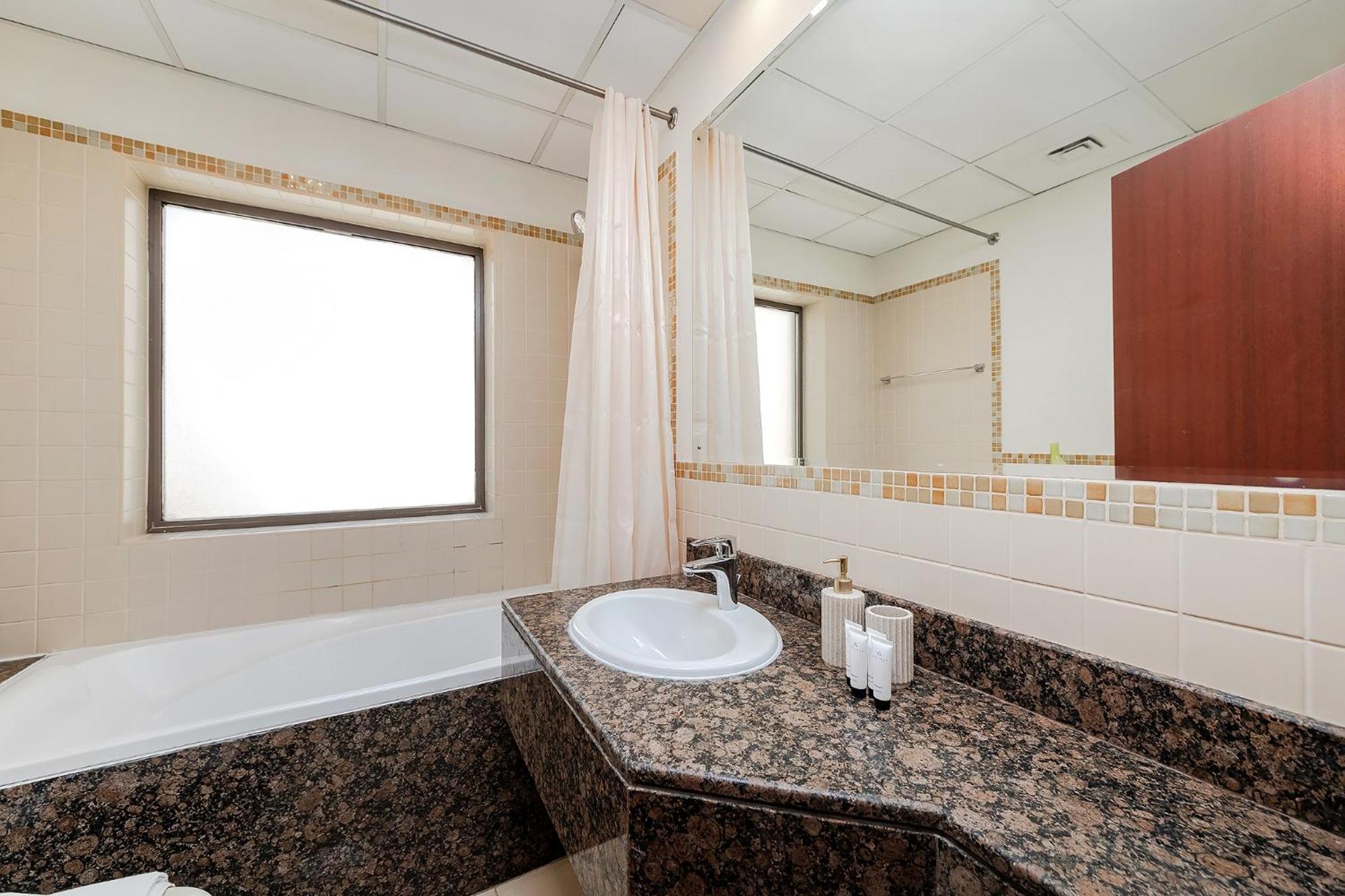 Excellent 1bdr At Bahar 6 Appartamento Dubai