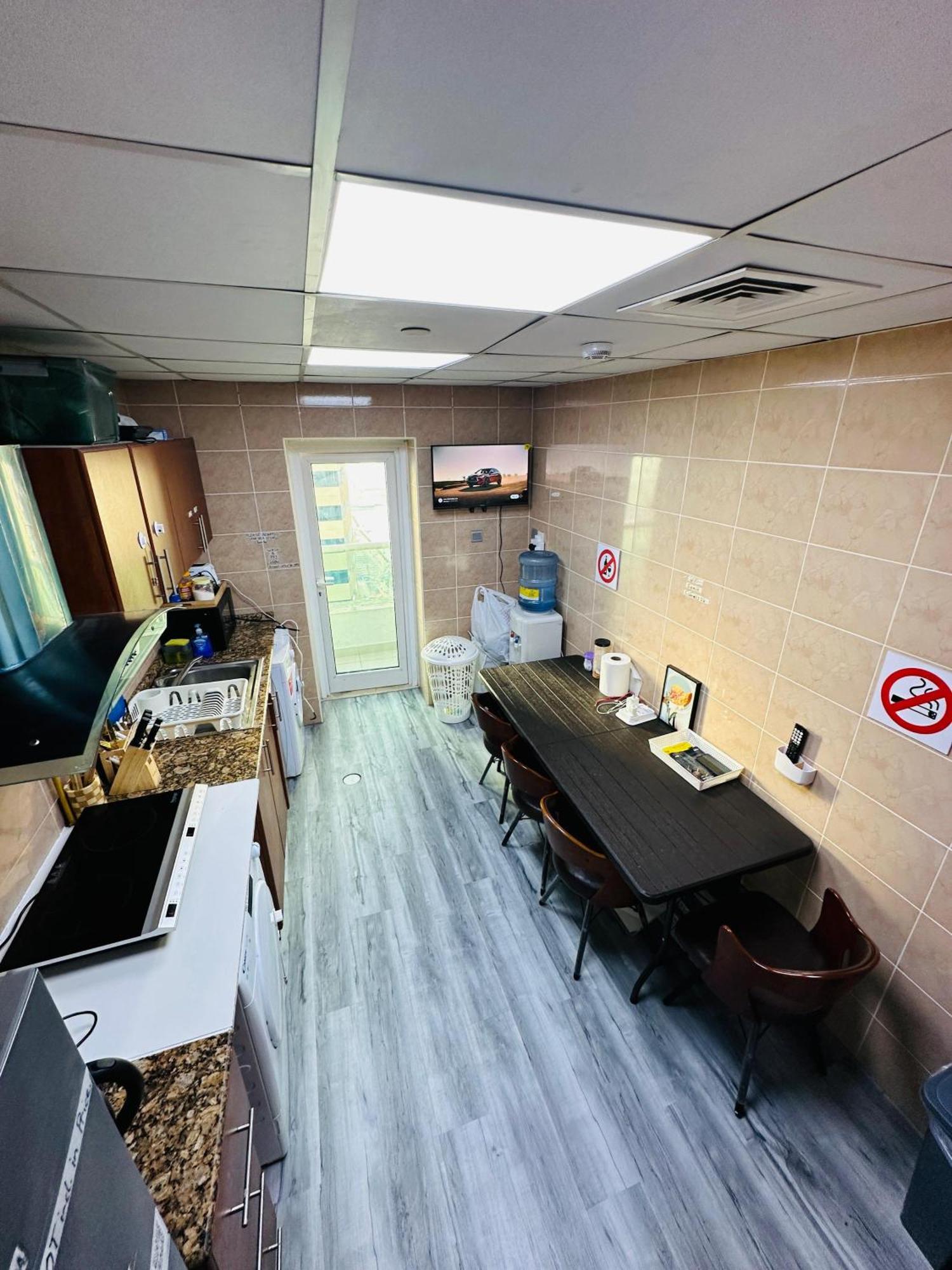 Urban Panda Marina Hostal