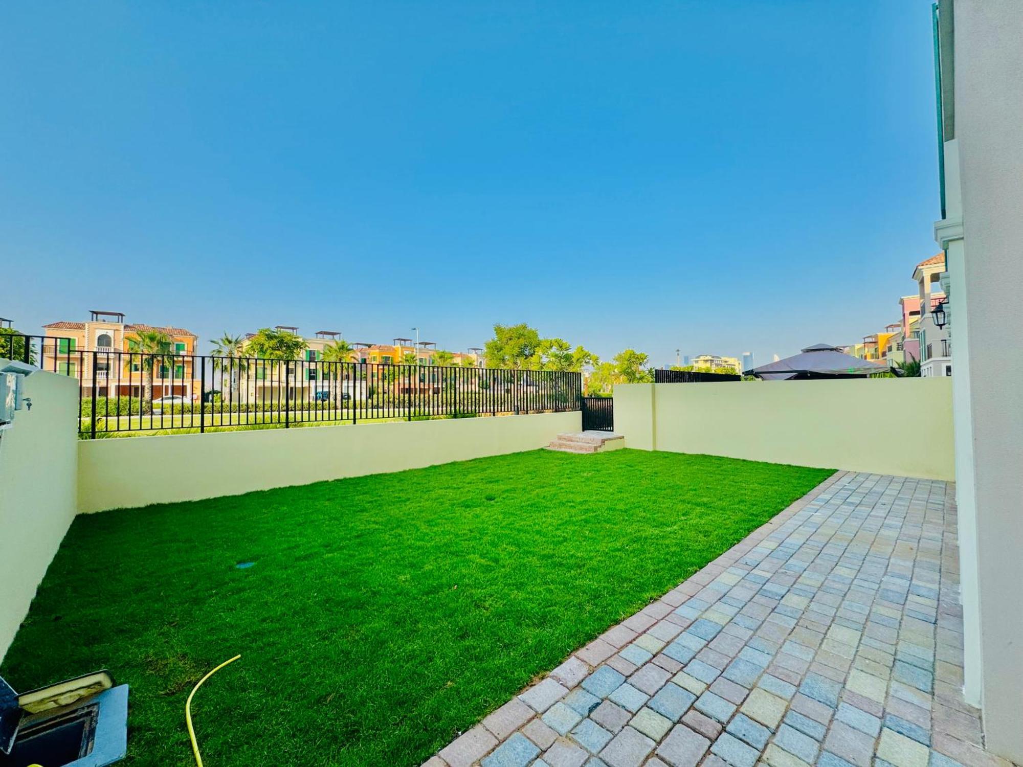 Villa Venduras - Spacious 4-bedroom Luxury In La Mer, Dubaï