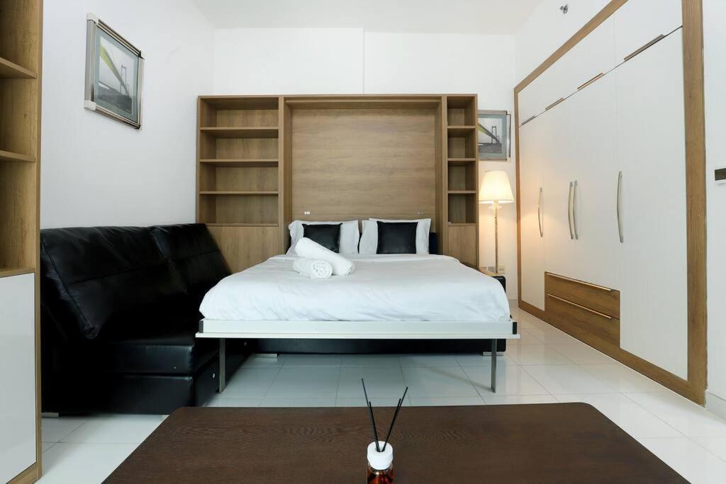 Brown Stone Homes Glamz Appartement *
