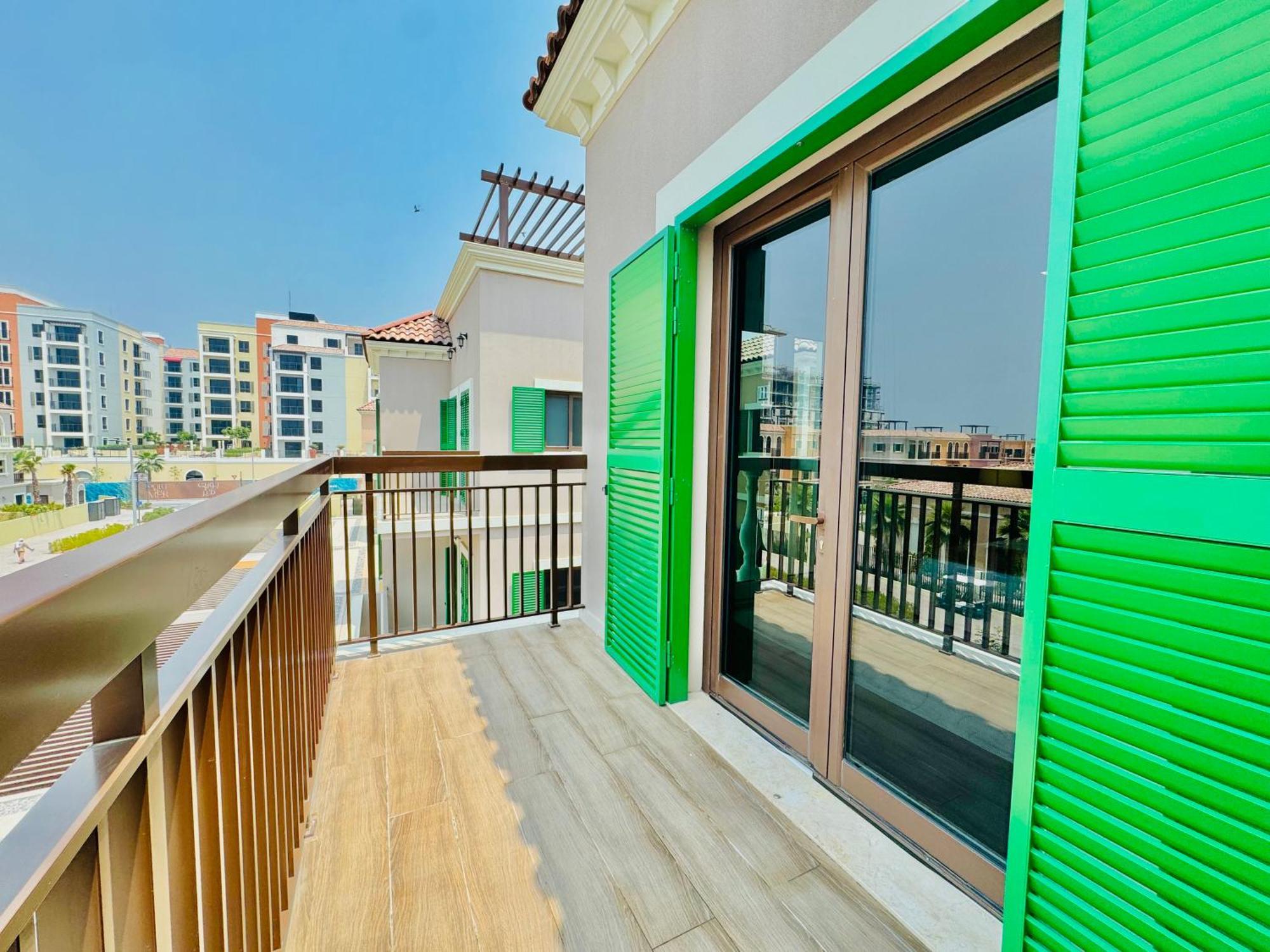 Villa Venduras - Spacious 4-bedroom Luxury In La Mer, Dubaï