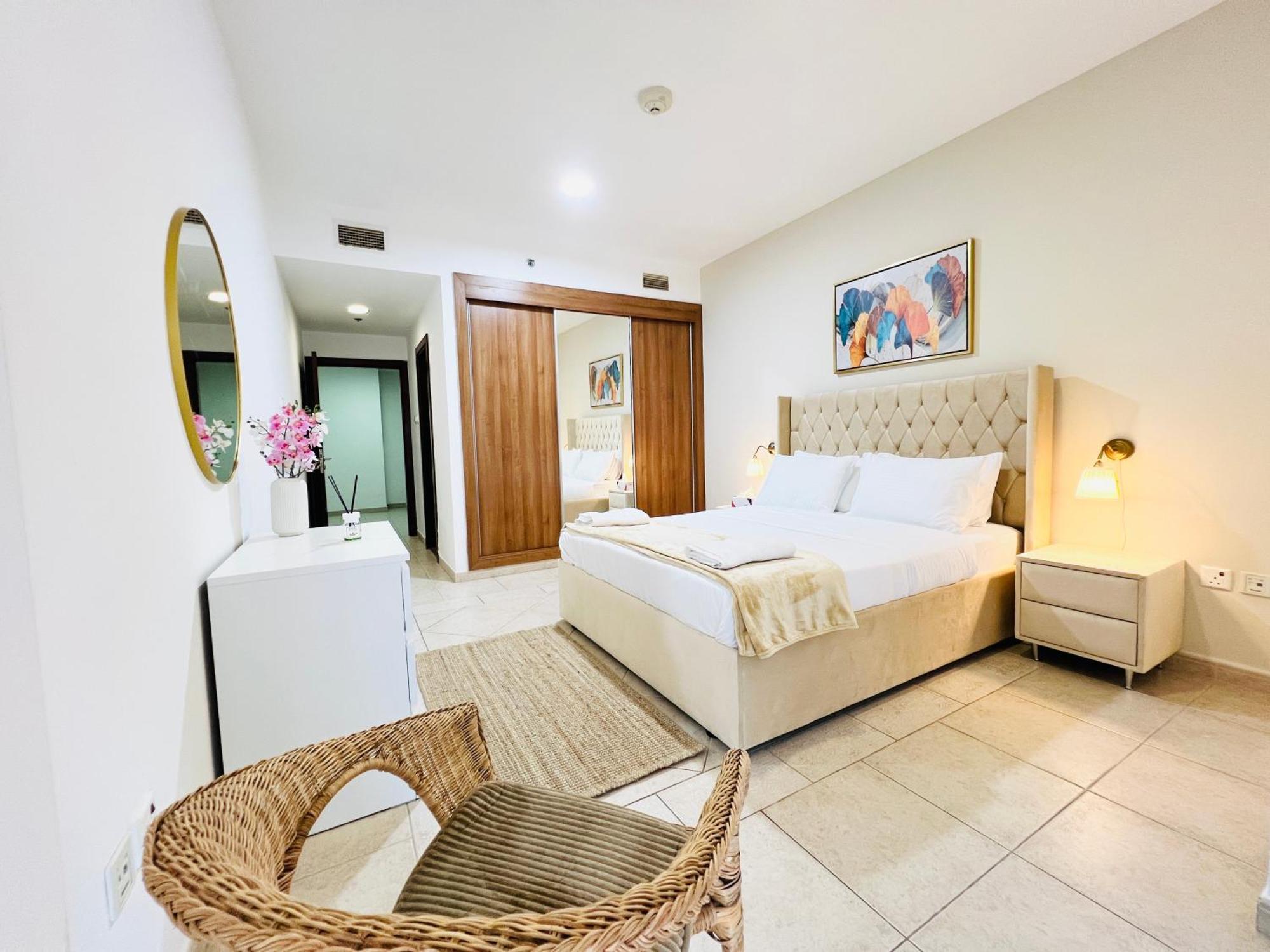 Sea View 1 Bedroom Flat, Luxury Amenities, Near & Club With Free Parking In Marina * Dubaï