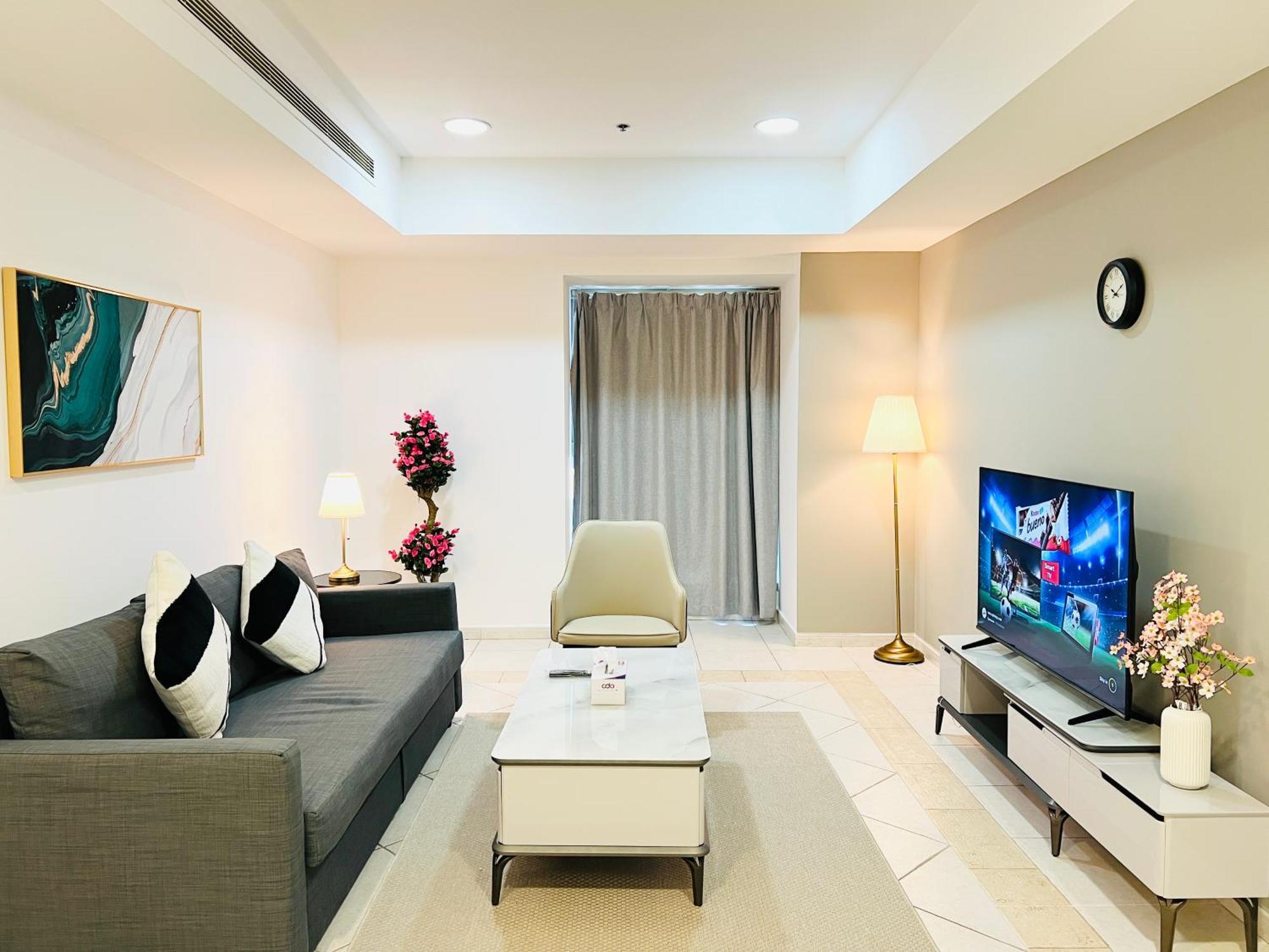 Sea View 1 Bedroom Flat, Luxury Amenities, Near & Club With Free Parking In Marina Dubaï