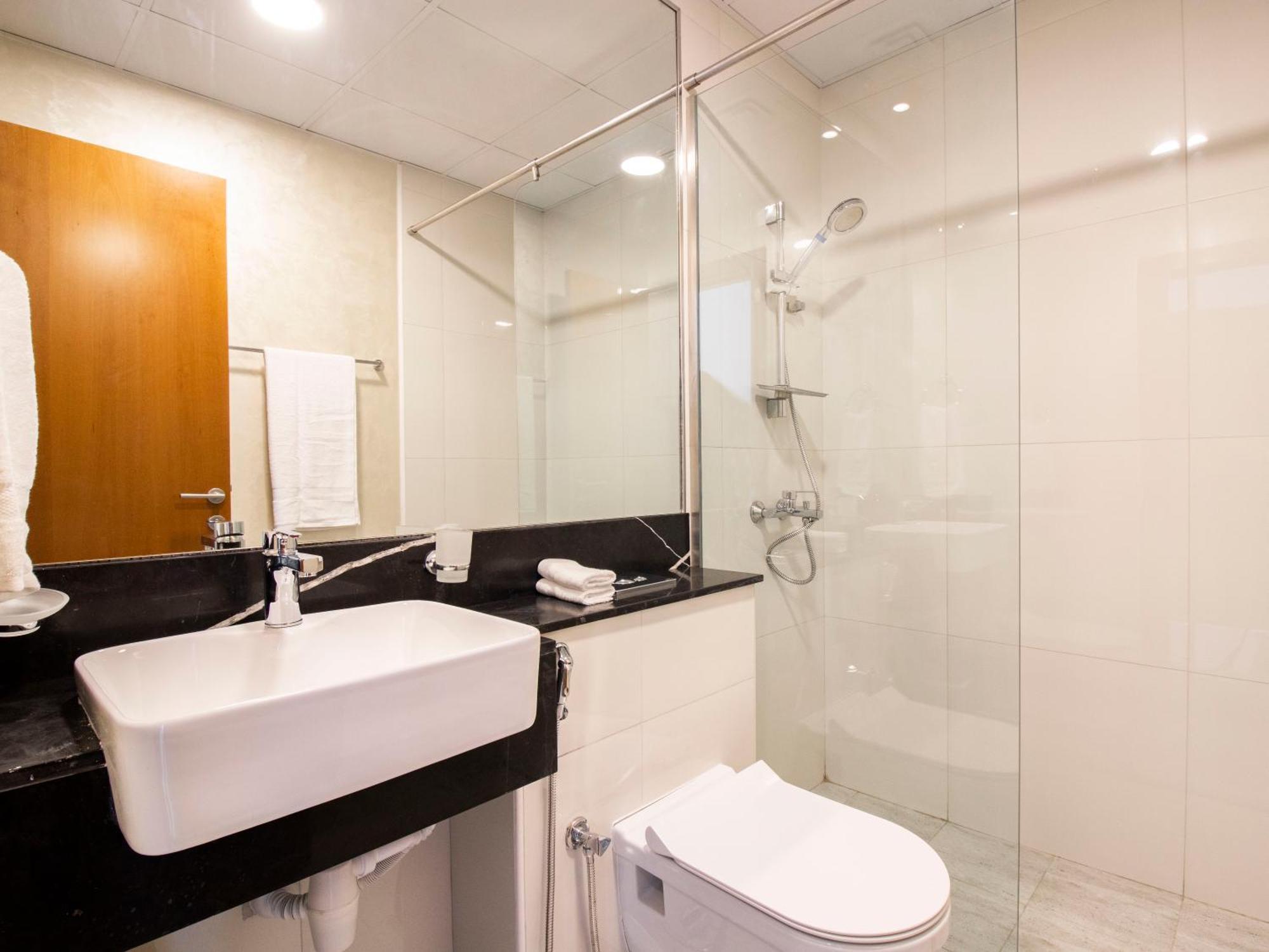 Elegant 2br Ensuite With Canal & Burj Khalifa View Appartement *