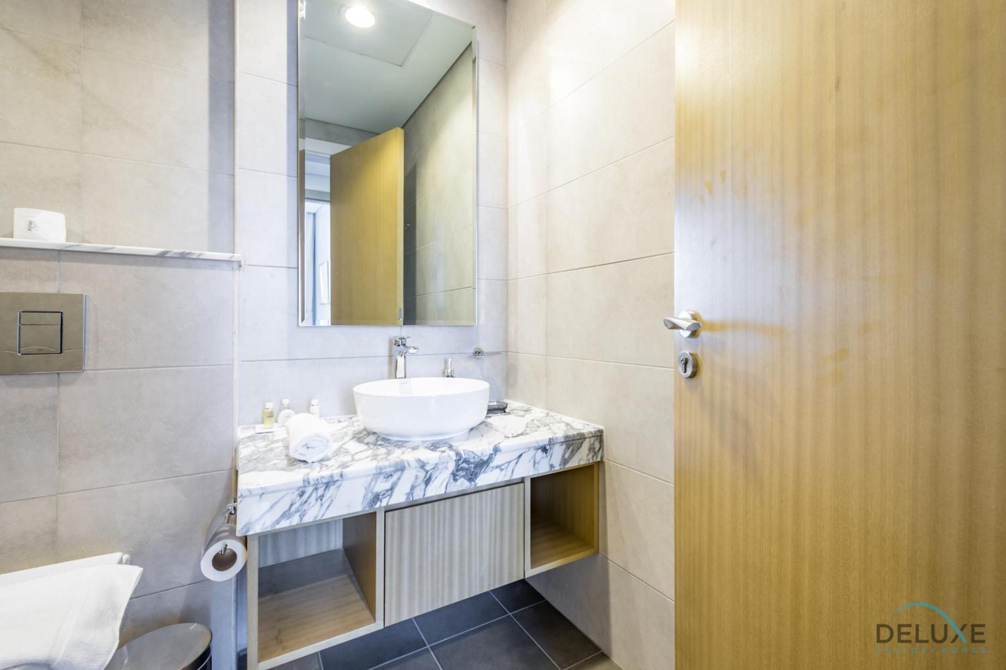 Views! Promo On Delightful 2br In Aykon By Deluxe Homes