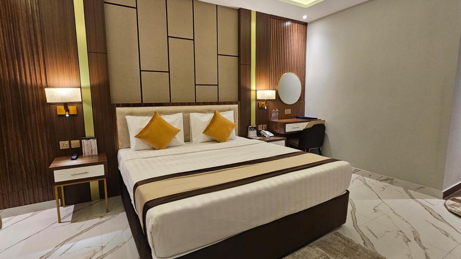 Hotel Golden Tulip Deira 4*