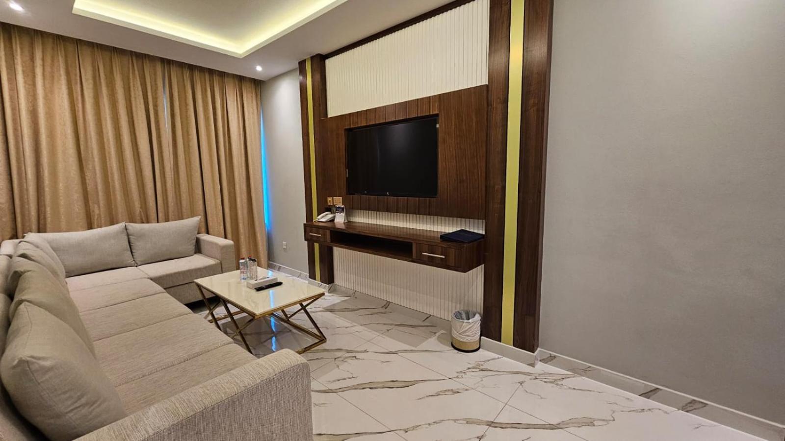 Golden Tulip Deira 4*