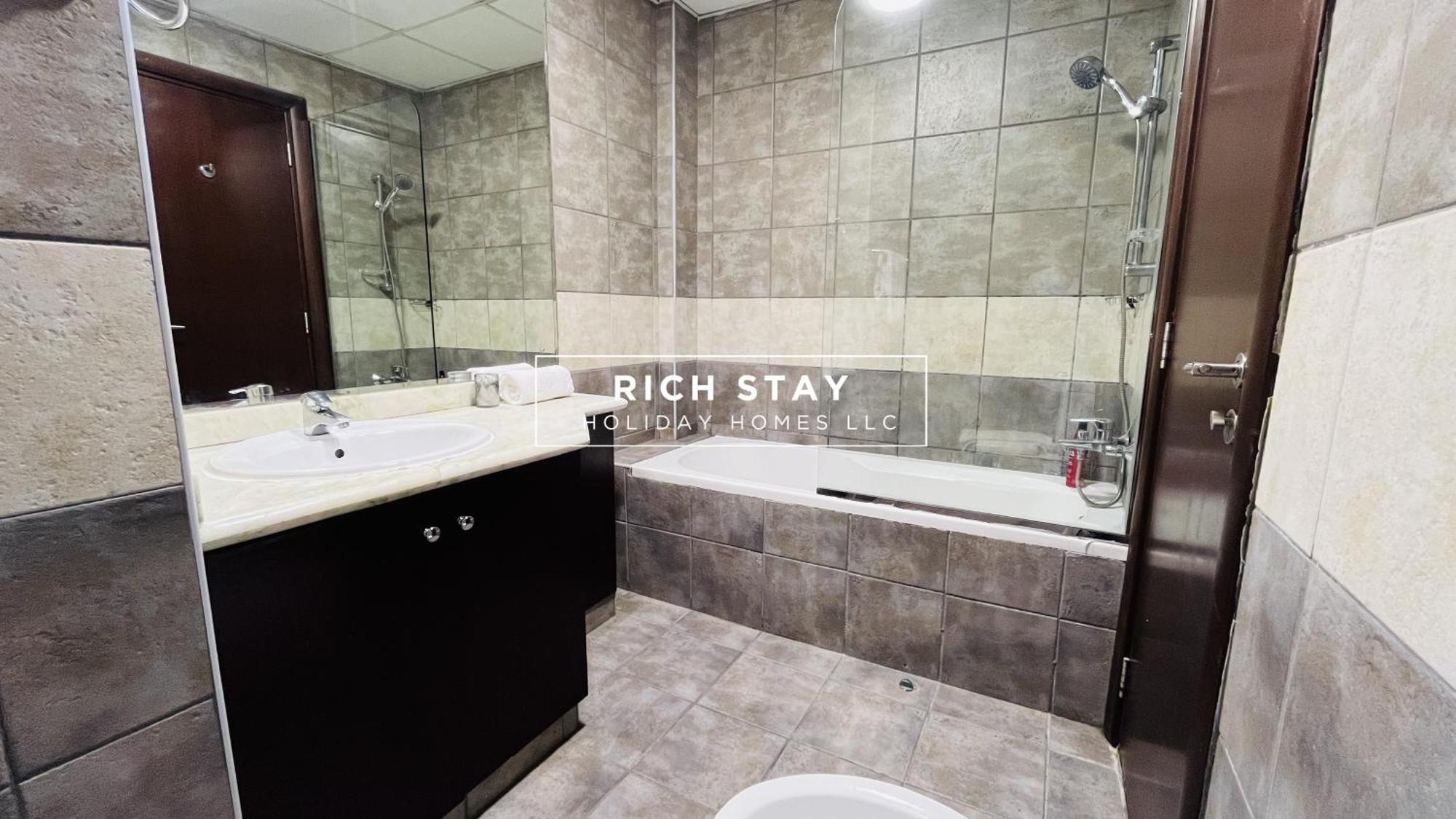 Marina Canal View 2,5 Bedrooms Apartemen *