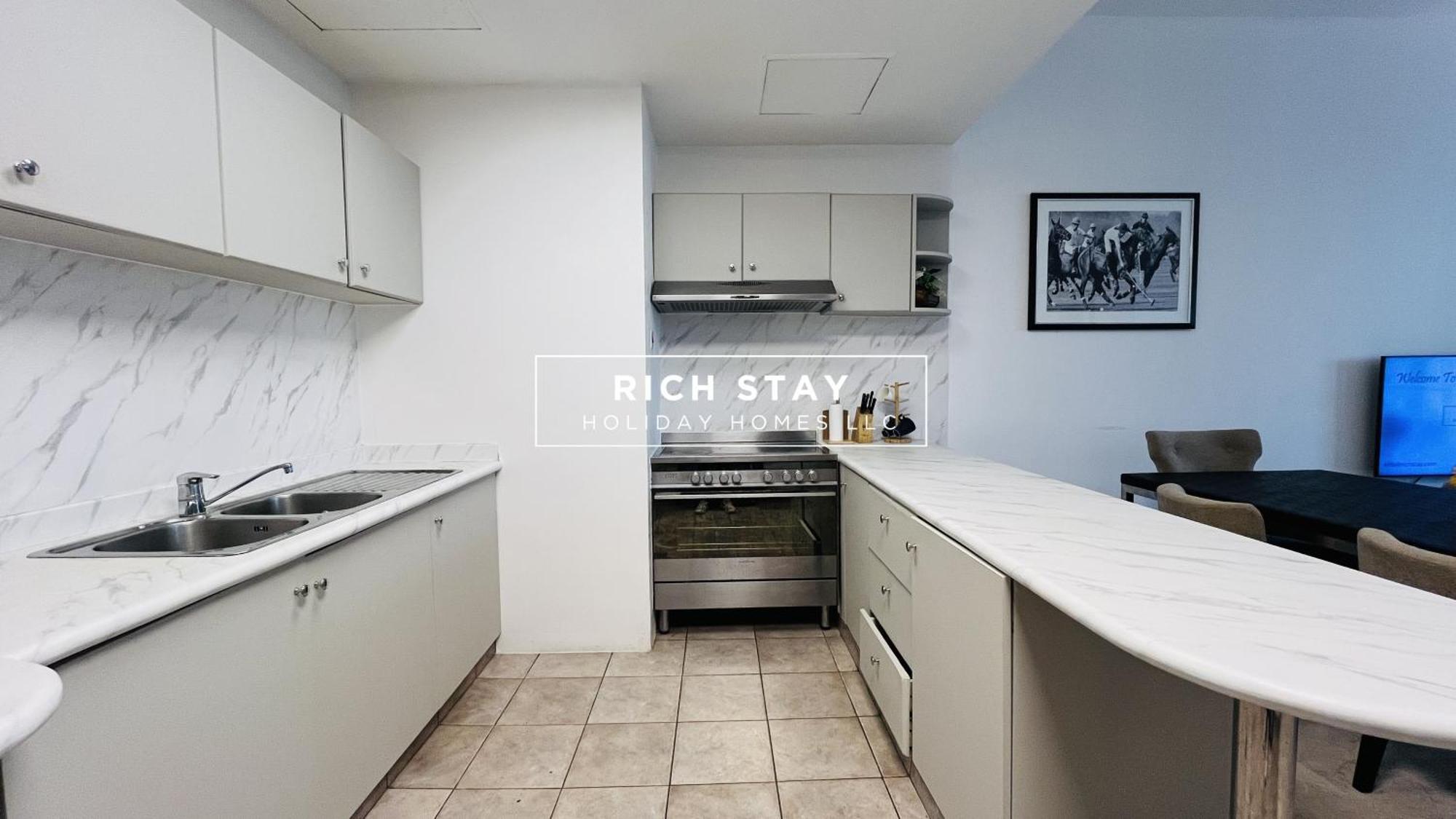 Apartemen Marina Canal View 2,5 Bedrooms *