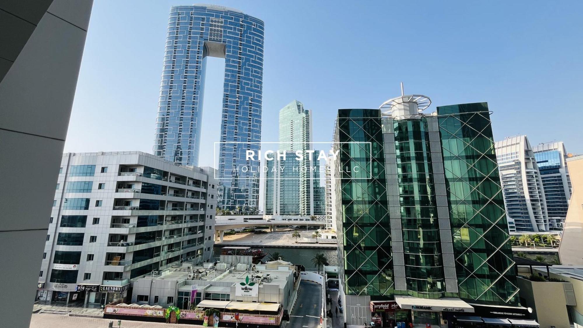 Marina Canal View 2,5 Bedrooms Dubai