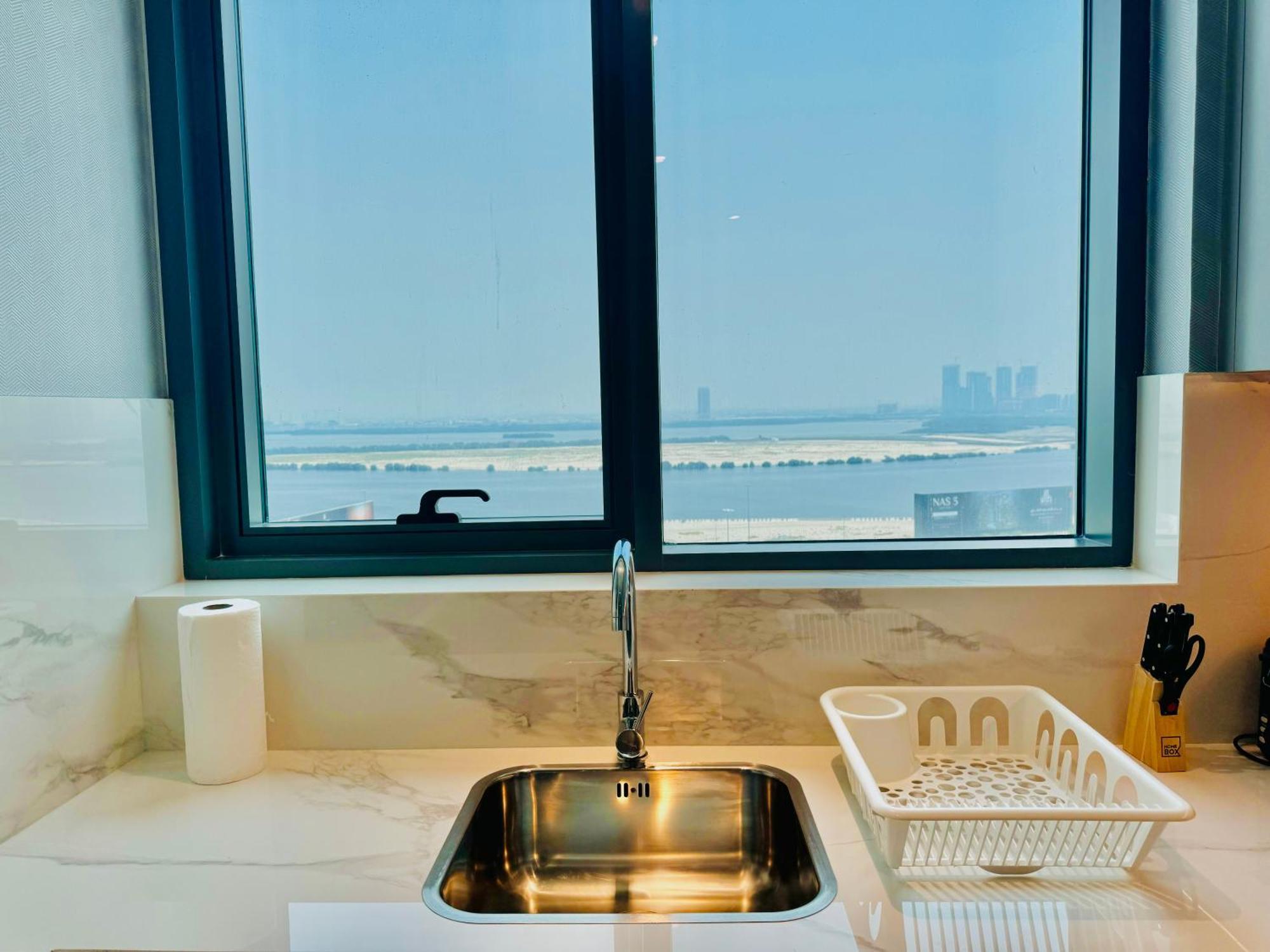 Venduras - Skyline View Farhad Azizi Al Jaddaf Apartemen Dubai